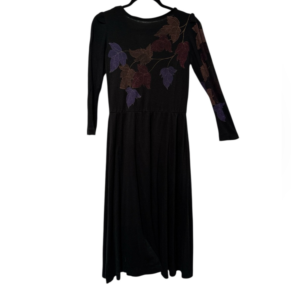 Vintage maple leaf Black Sheath Cotton Dress with Long Sleeves and Crew Neck